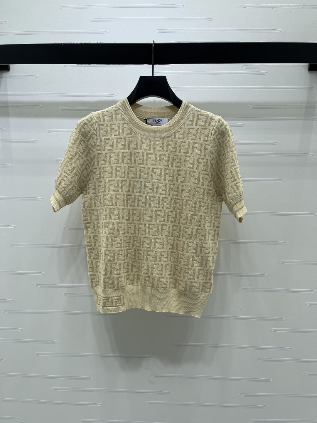 Women's short sleeves